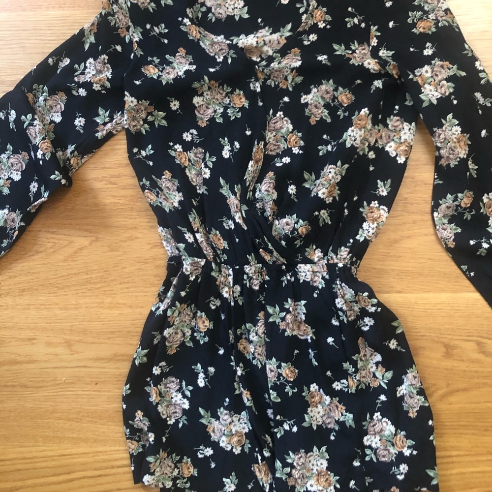 PLANET BLUE FLORAL ROMPER(XS)